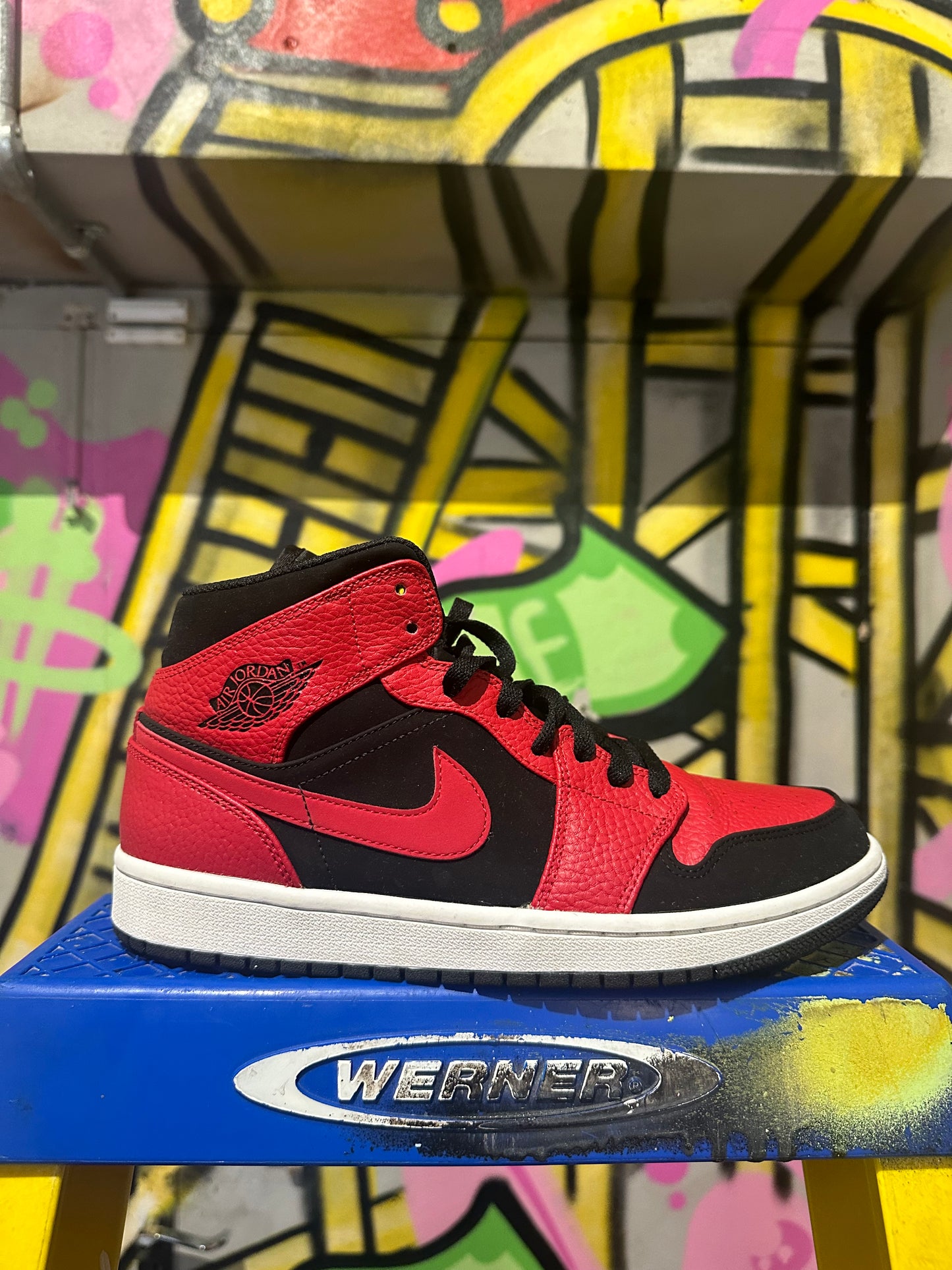 Jordan 1 Mid Black/Red