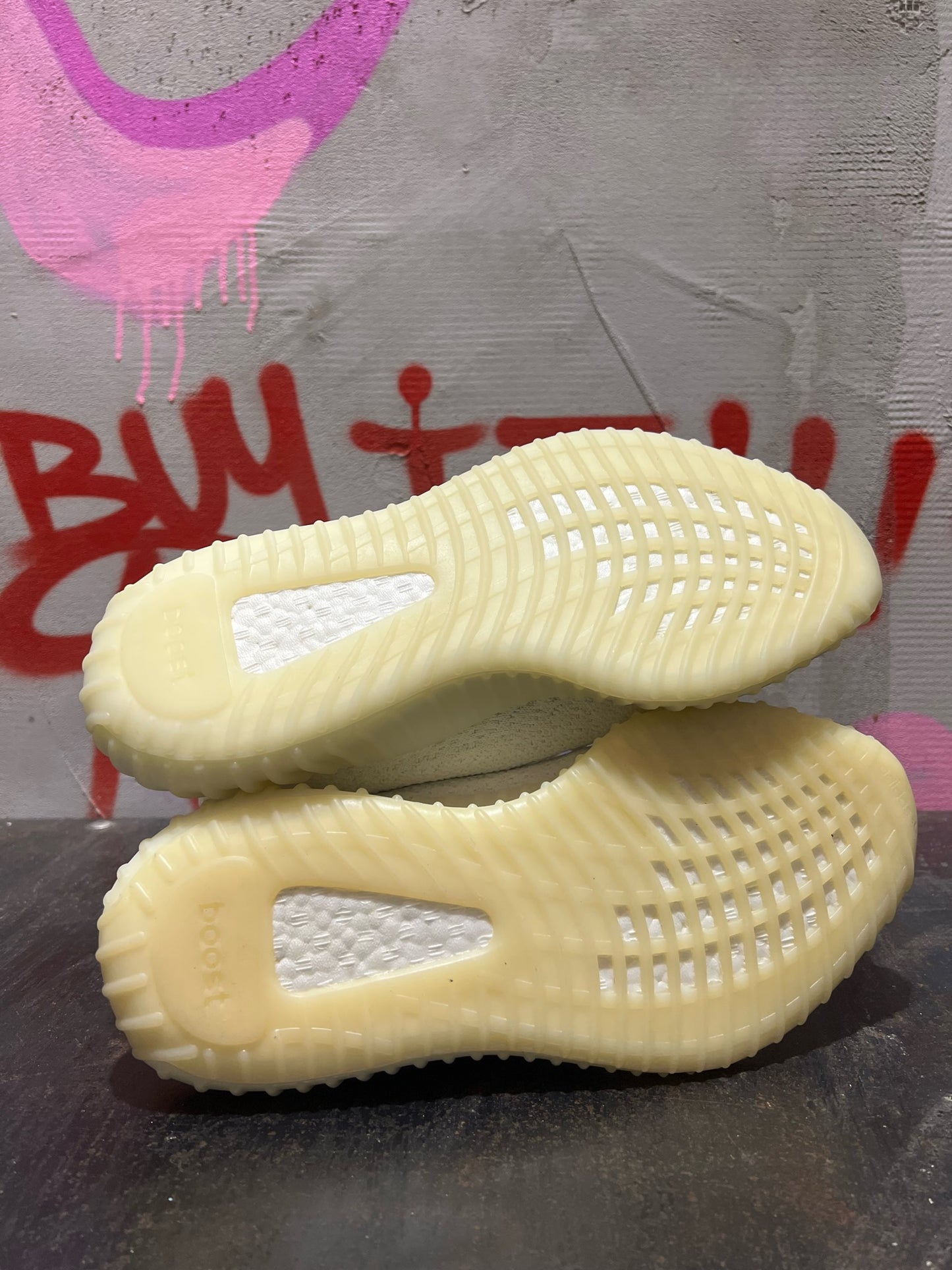 YEEZY BOOST 350 CREAM