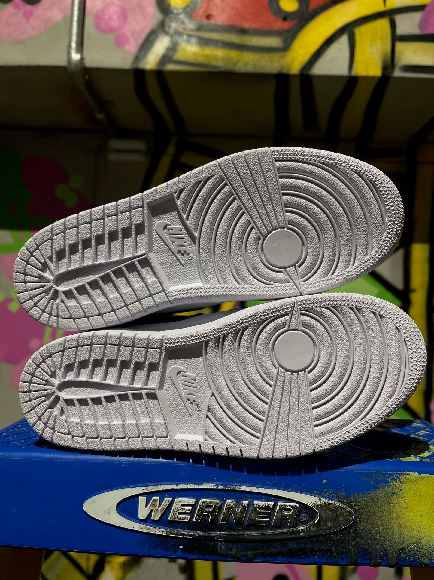 AIR JORDAN 1 MID PS BARELY GRAPE