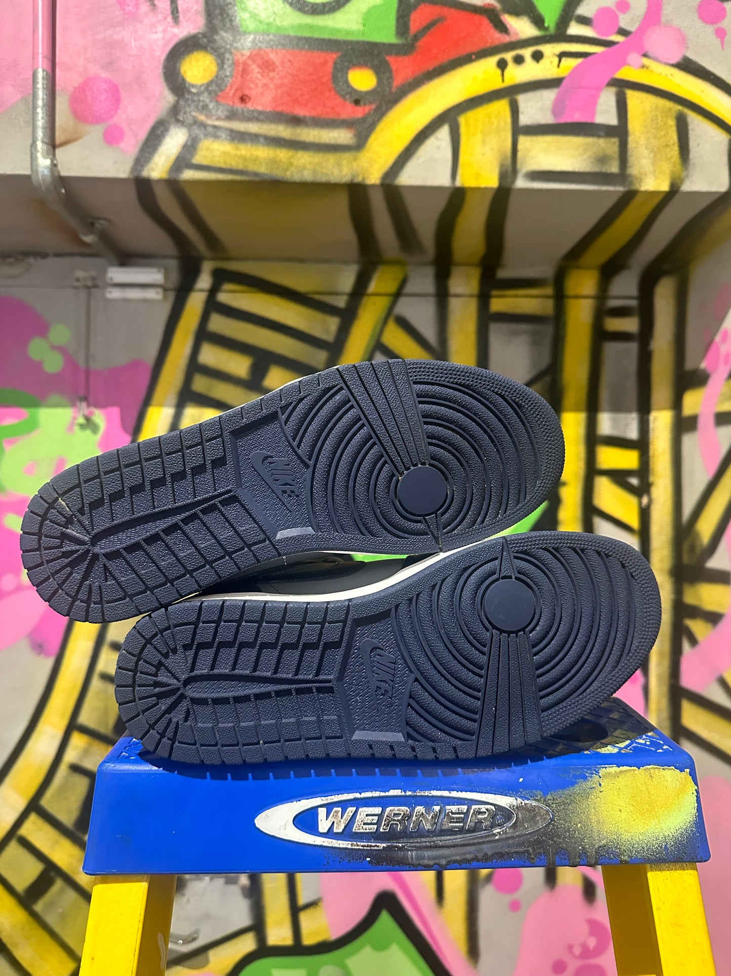 Jordan 1 Mid Midnight Navy