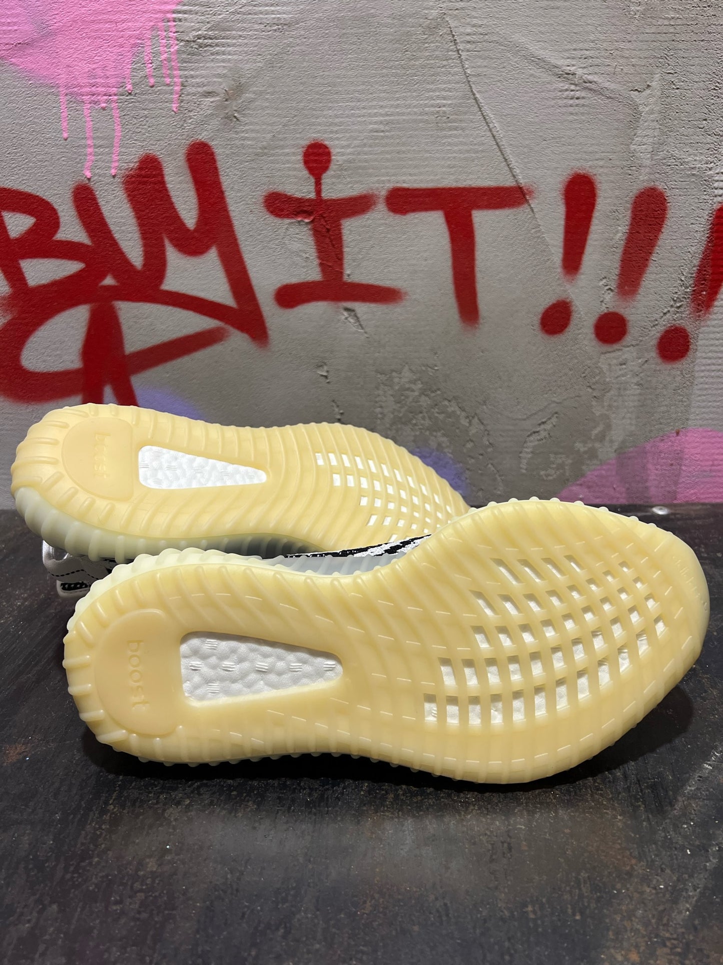 YEEZY BOOST 350 V2 ZEBRA