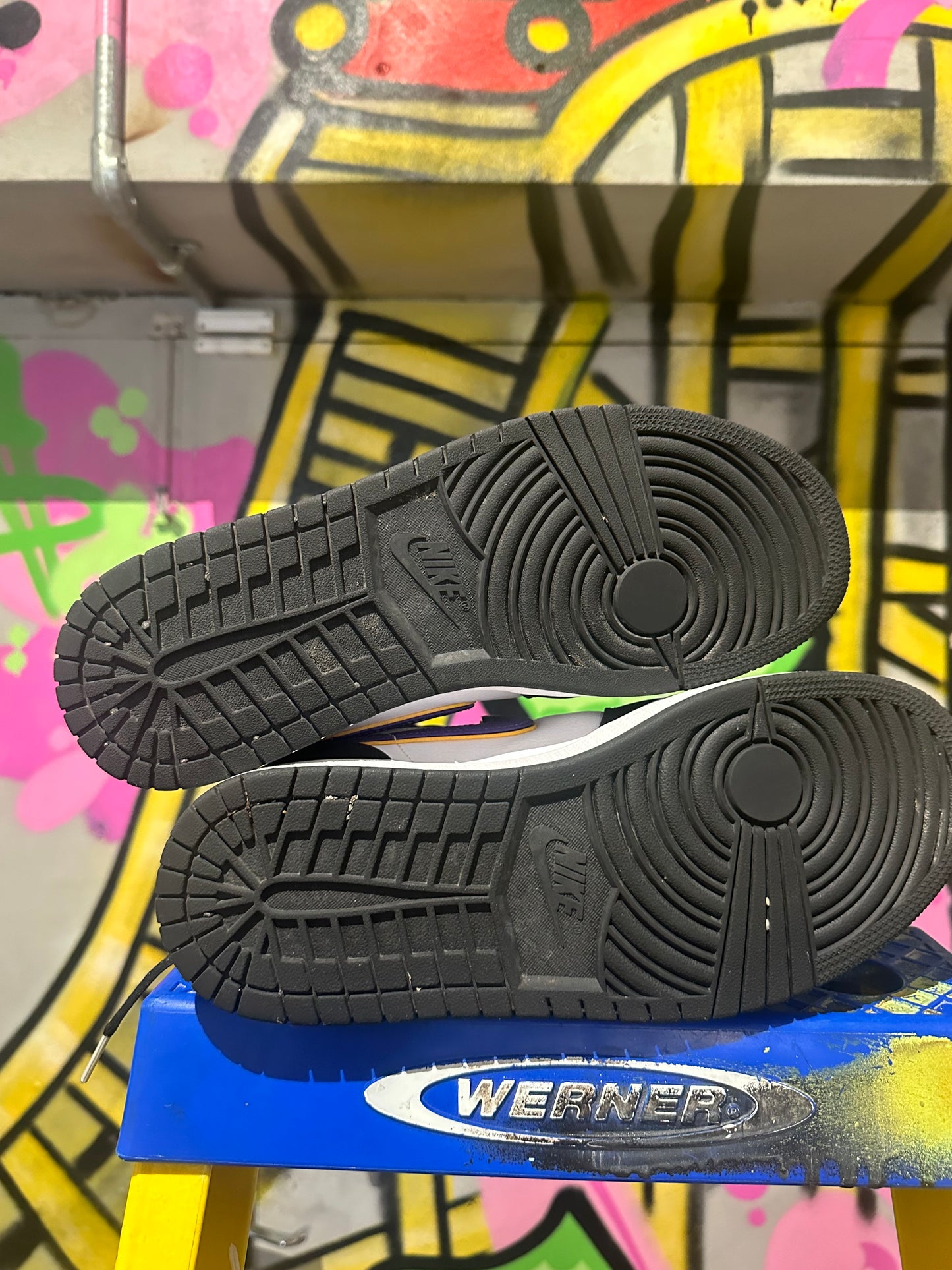 Jordan 1 Mid Black/White/Purple