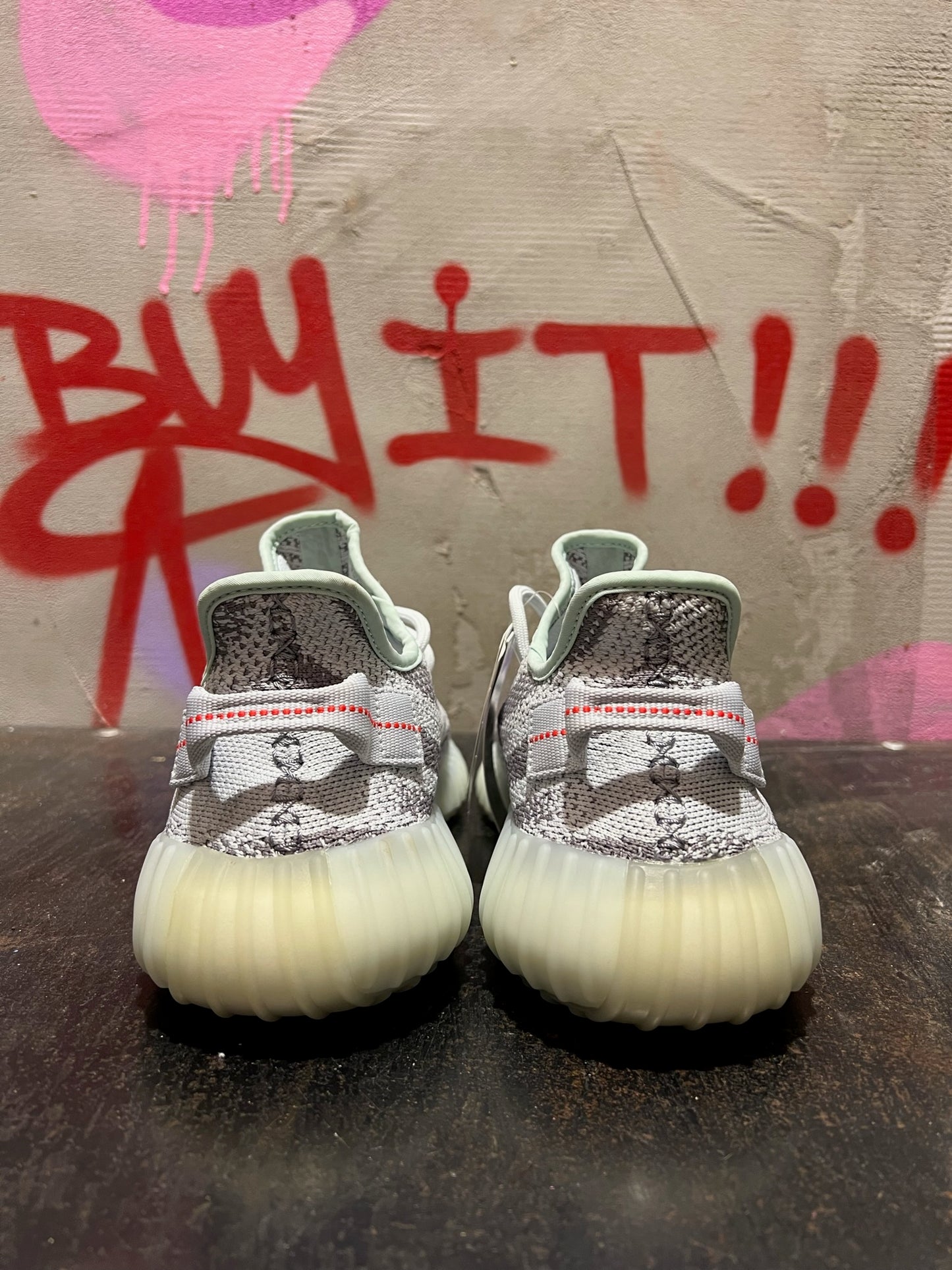 YEEZY BOOST 350 V2