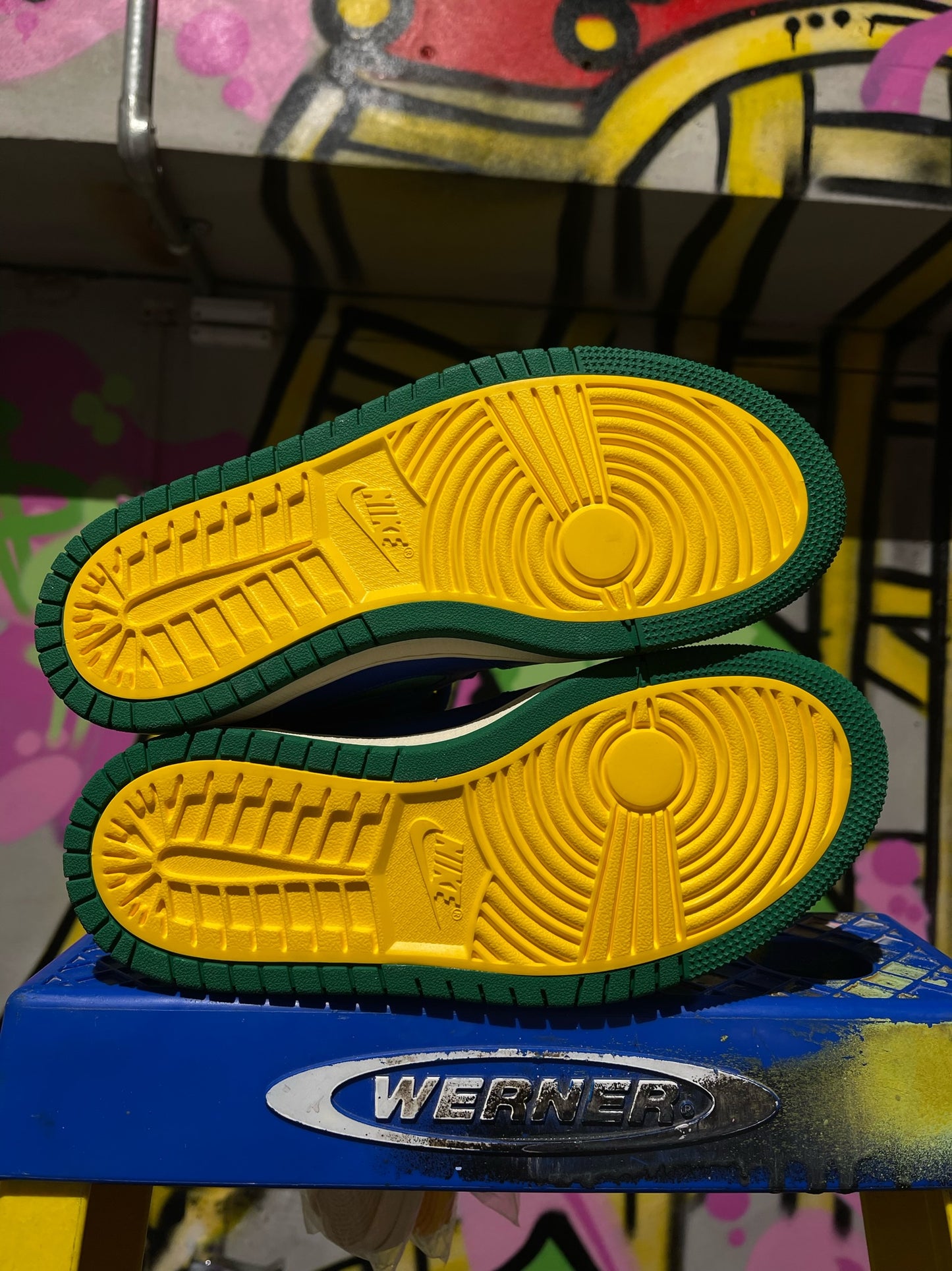 AIR JORDAN 1 HIGH WMNS AIR CMFT ALEALI MAY