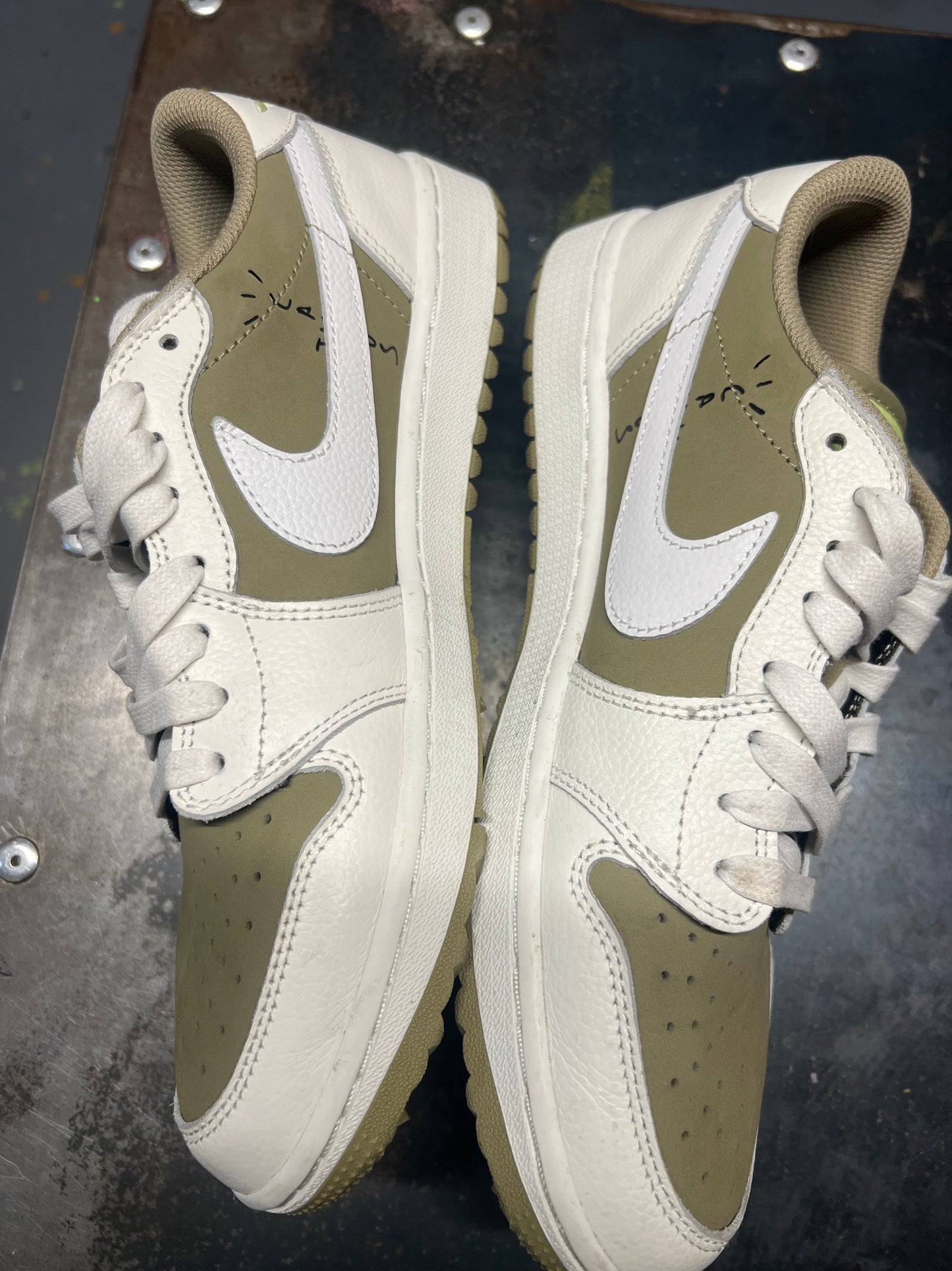 TRAVIS SCOTT JORDAN 1 golf