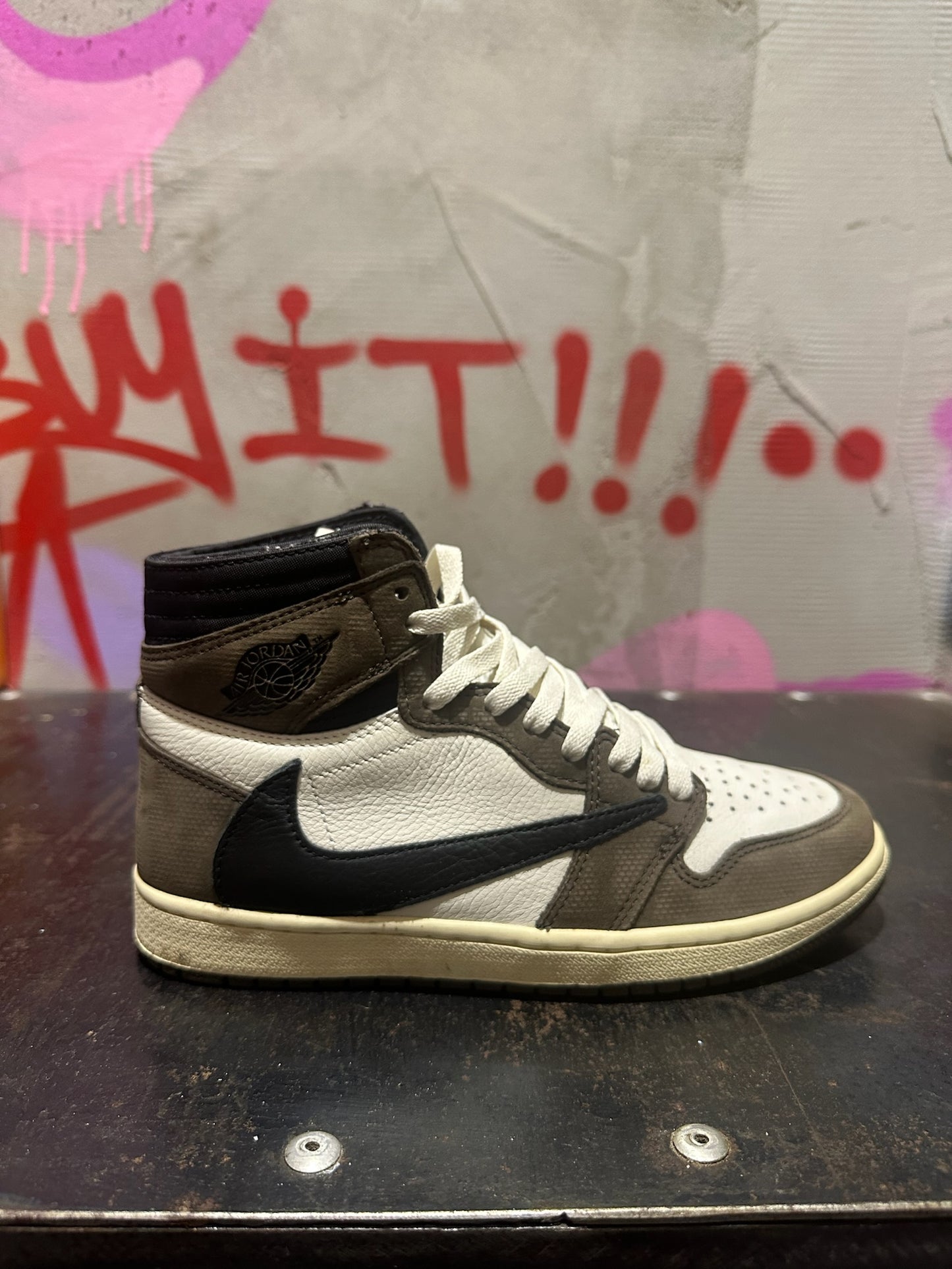 AIR JORDAN 1 TRAVIS SCOTT HIGH MOCHA