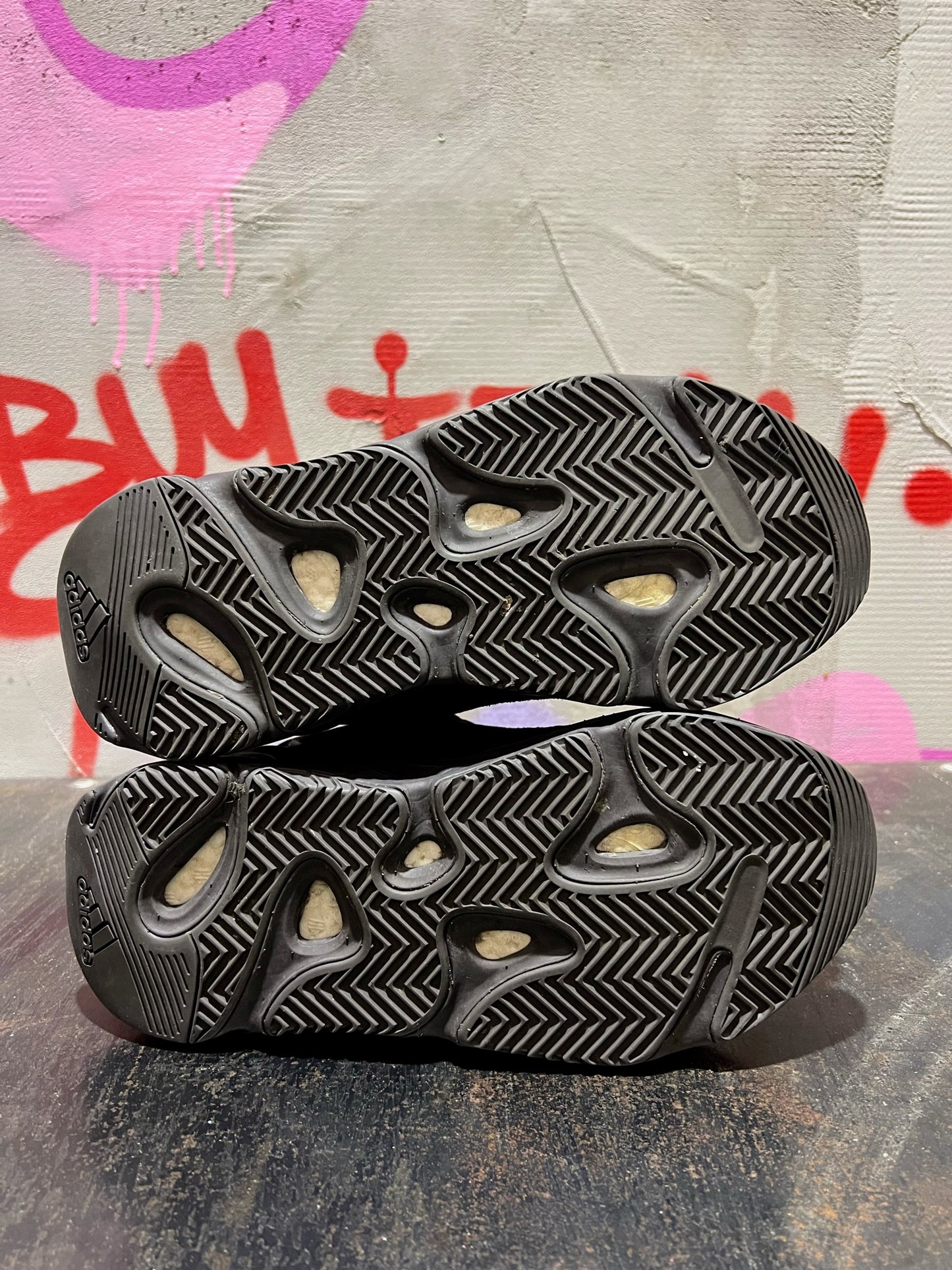 YEEZY BOOST 700 MNVN