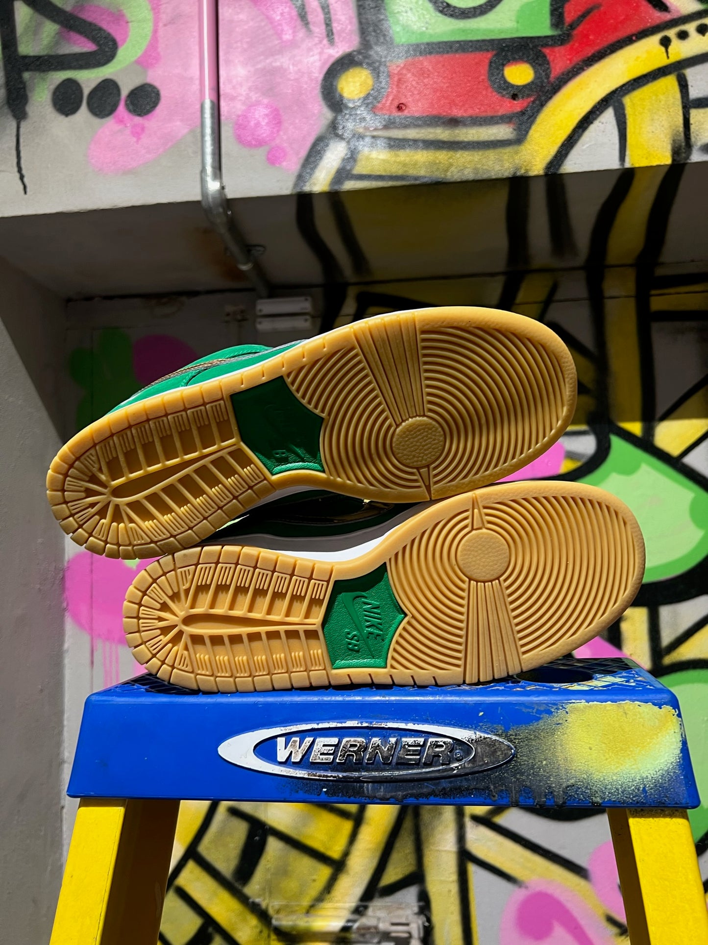 NIKE DUNK SB LOW PRO 'LUCKY GREEN'