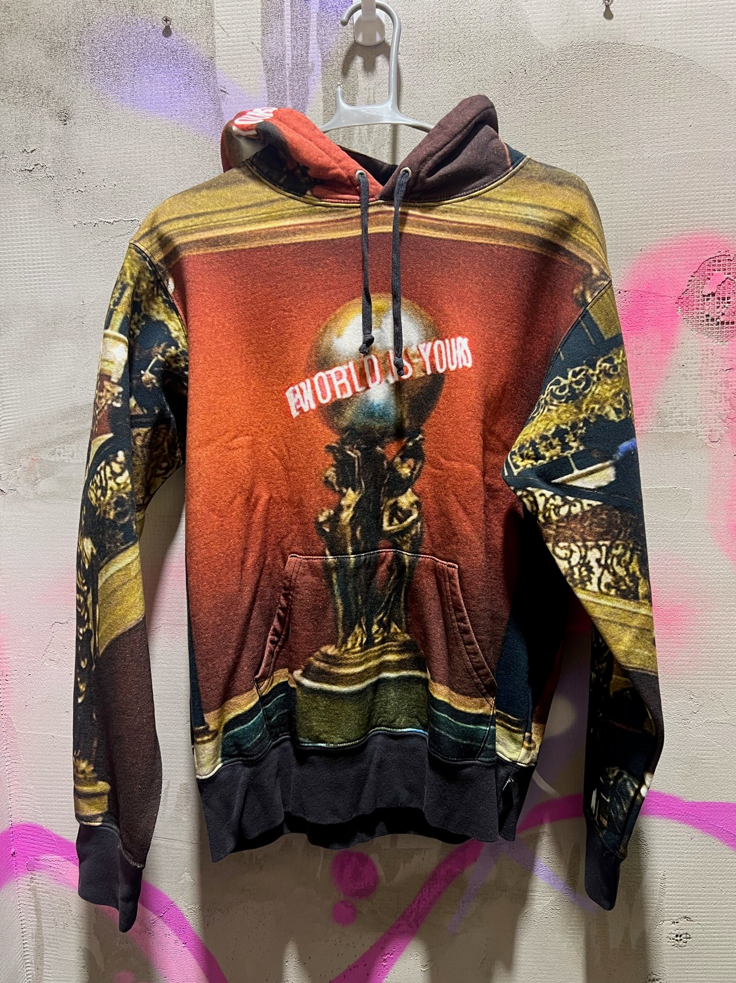 SUPREME THE WORLD IS YOURS HODDIE