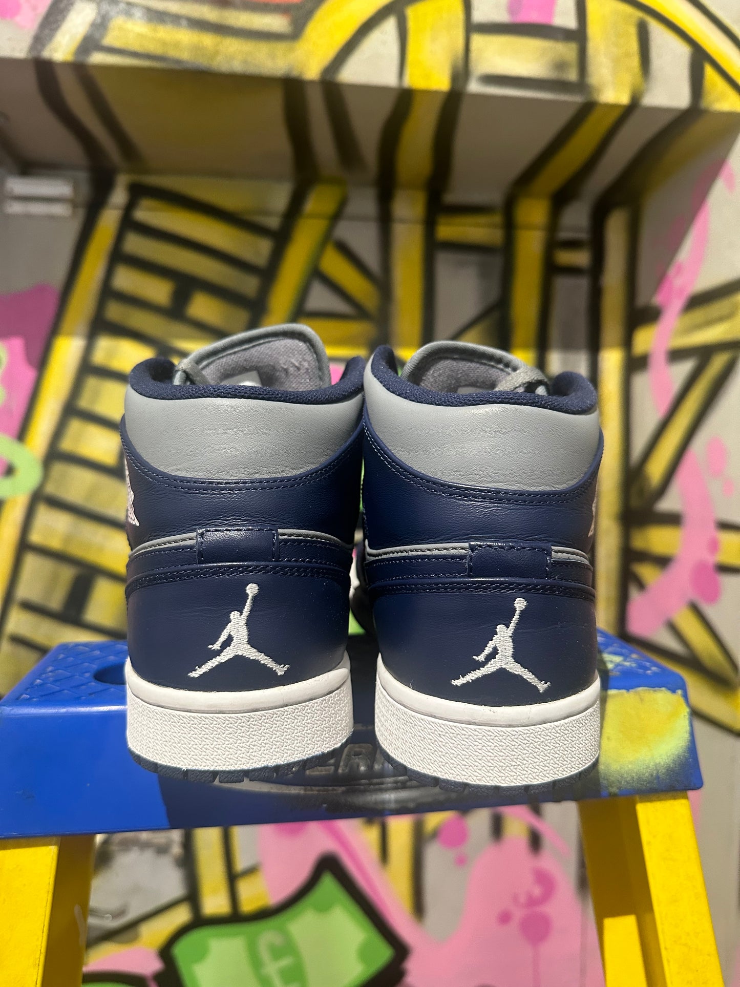 Jordan 1 Mid Midnight Navy