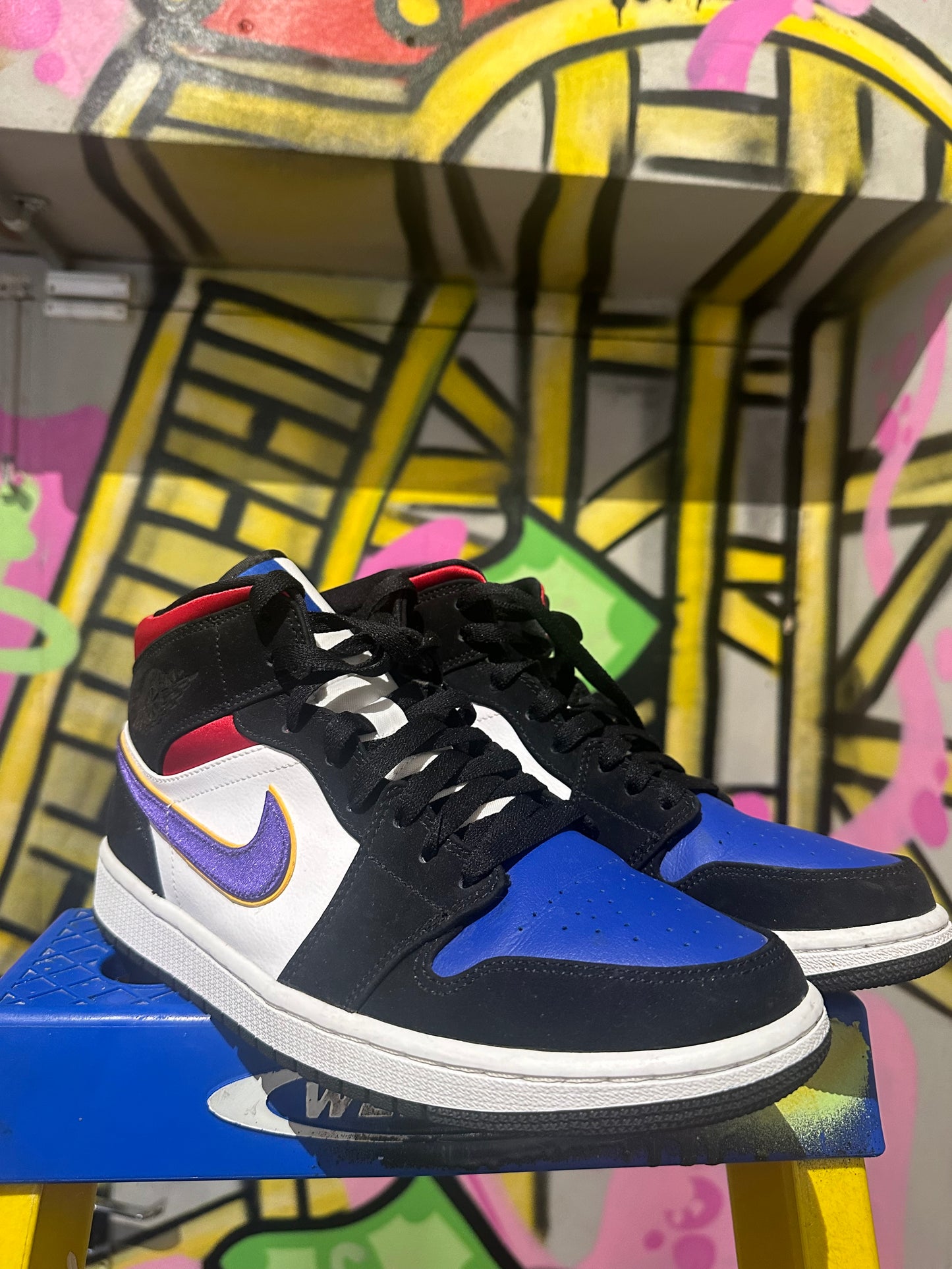 Jordan 1 Mid Black/White/Purple