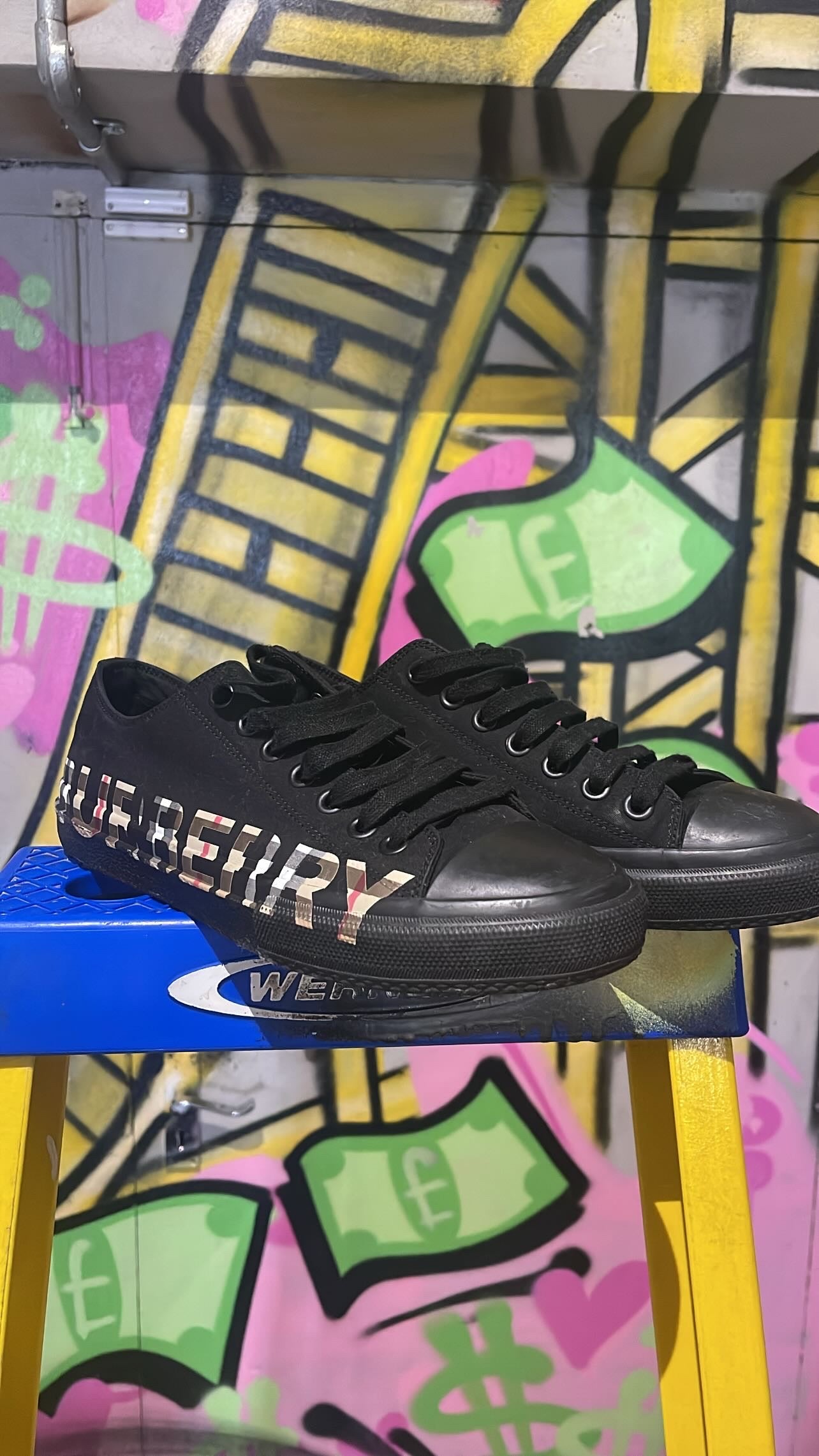 Burberry Low Sneakers