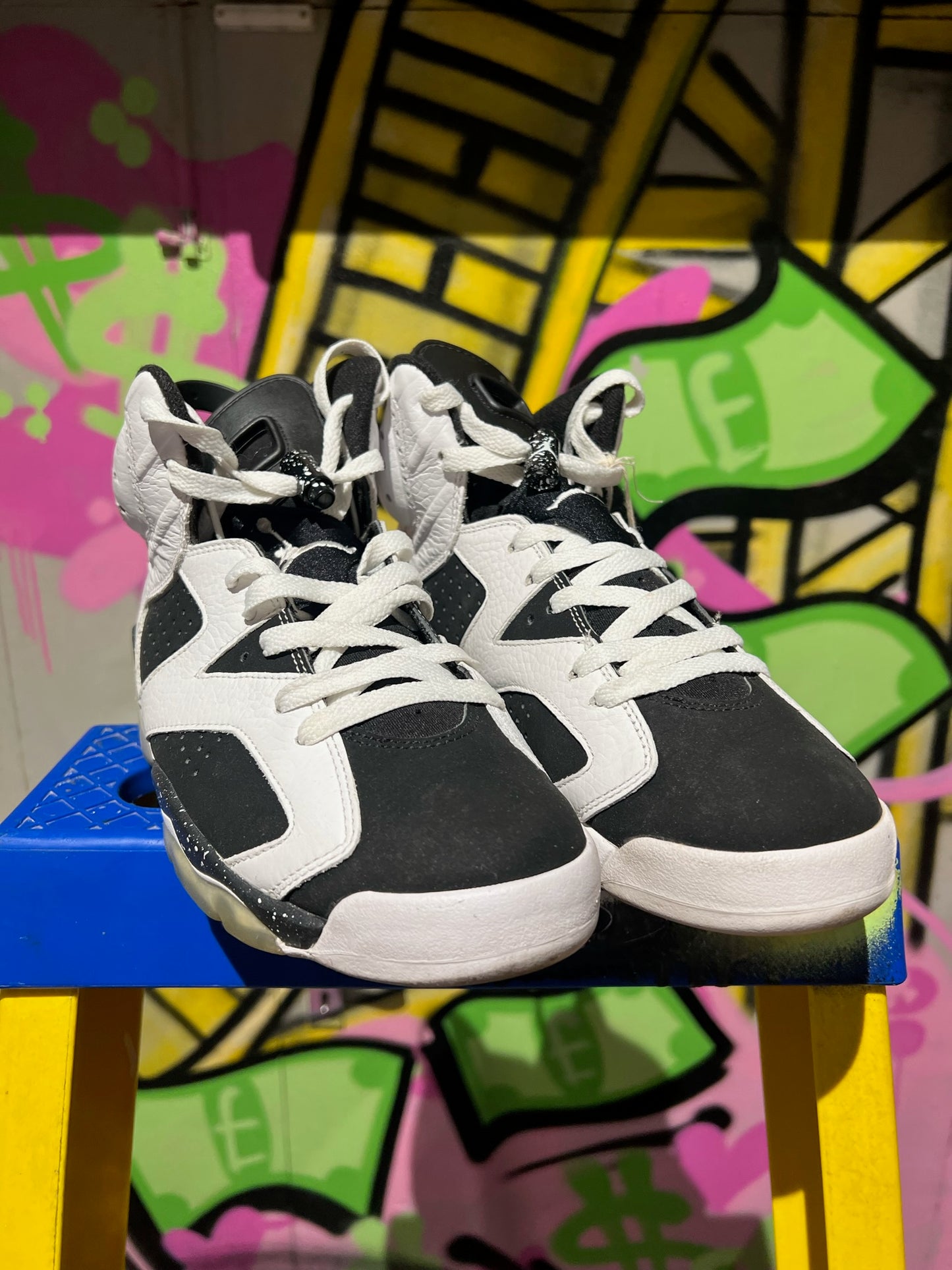 AIR JORDAN 6 RETRO