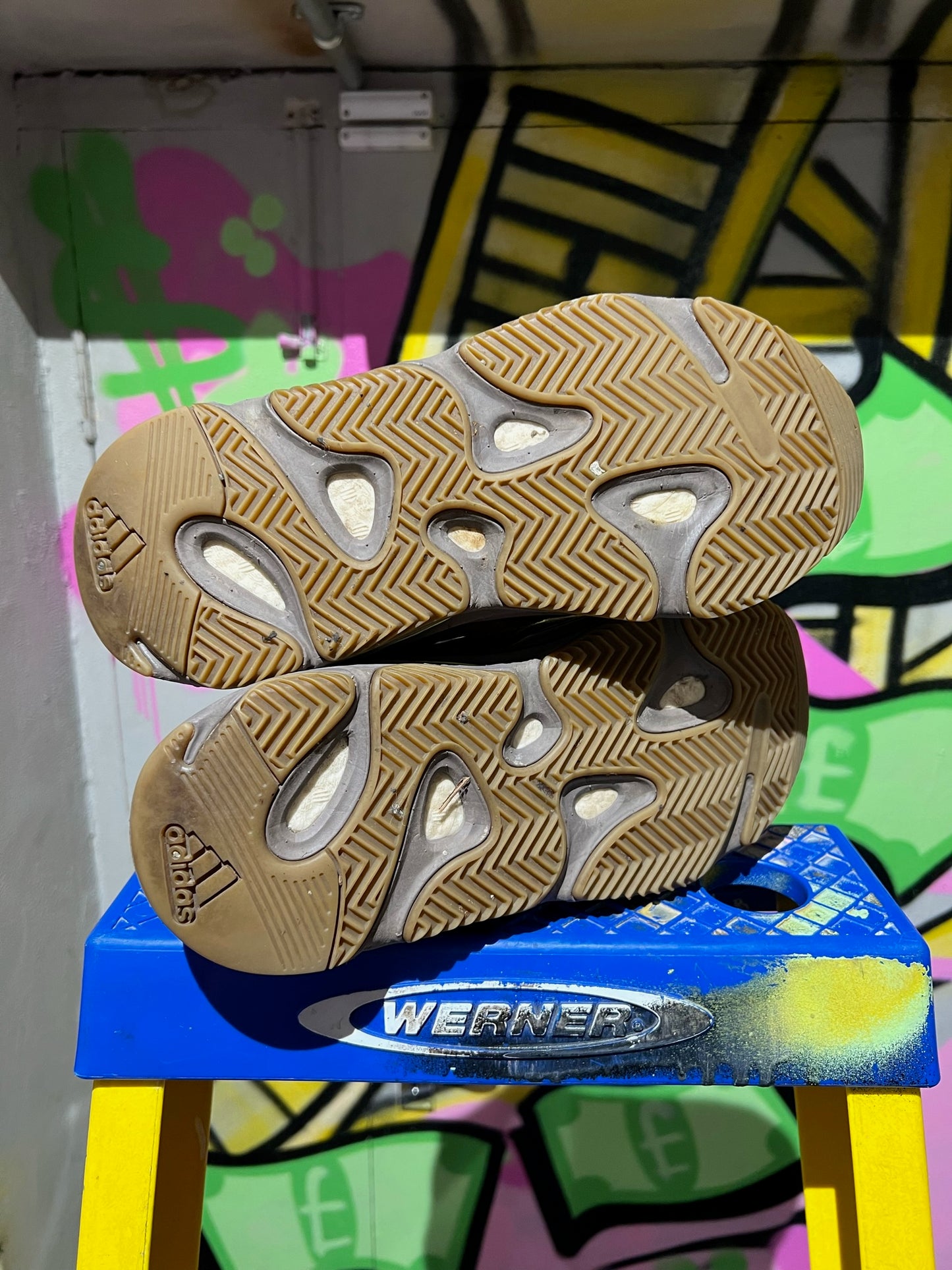 ADIDAS YEEZY BOOST 700 MAUVE