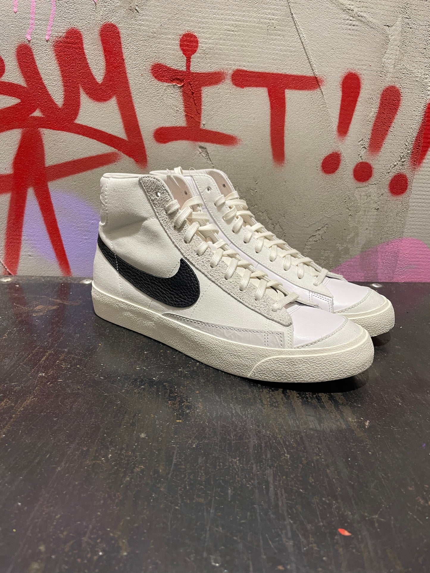 NIKE BLAZER MID '77 SAMPLE