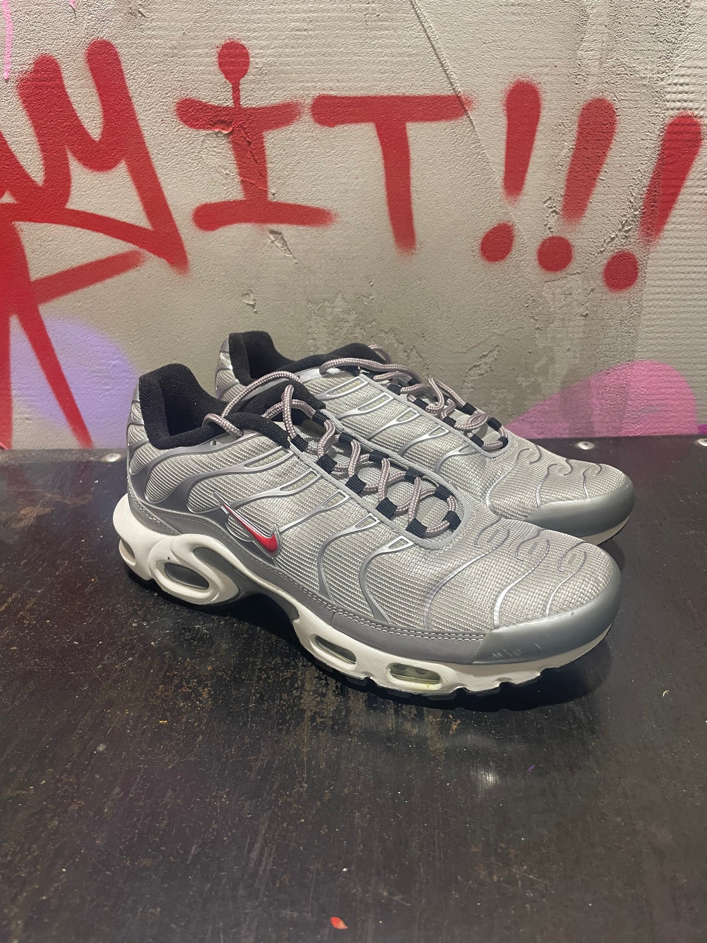 NIKE AIR MAX PLUS QS TN SILVER