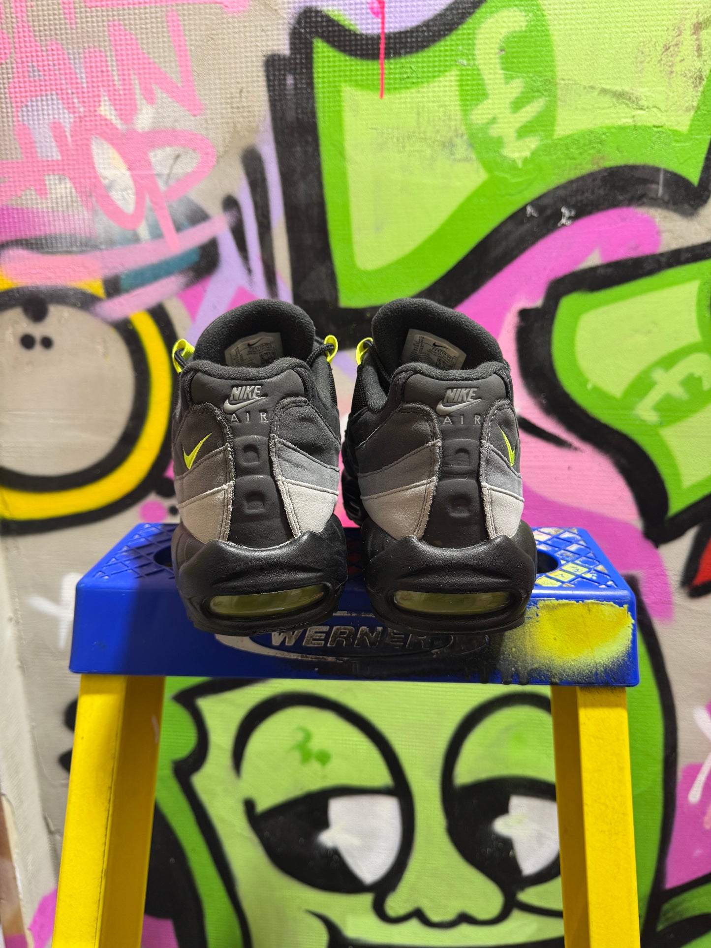 NIKE AIR MAX 95 REVERSE NEON