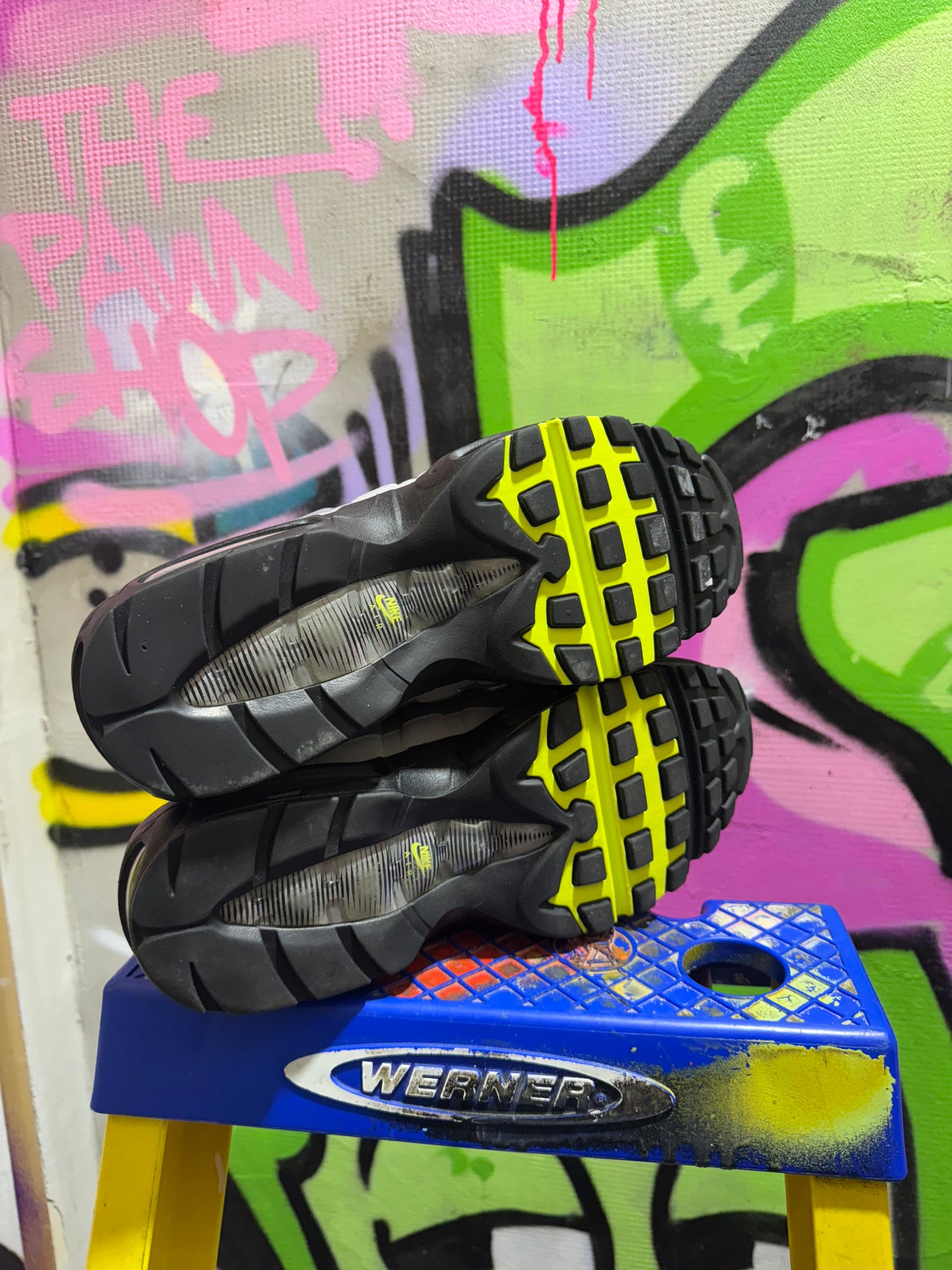 NIKE AIR MAX 95 REVERSE NEON