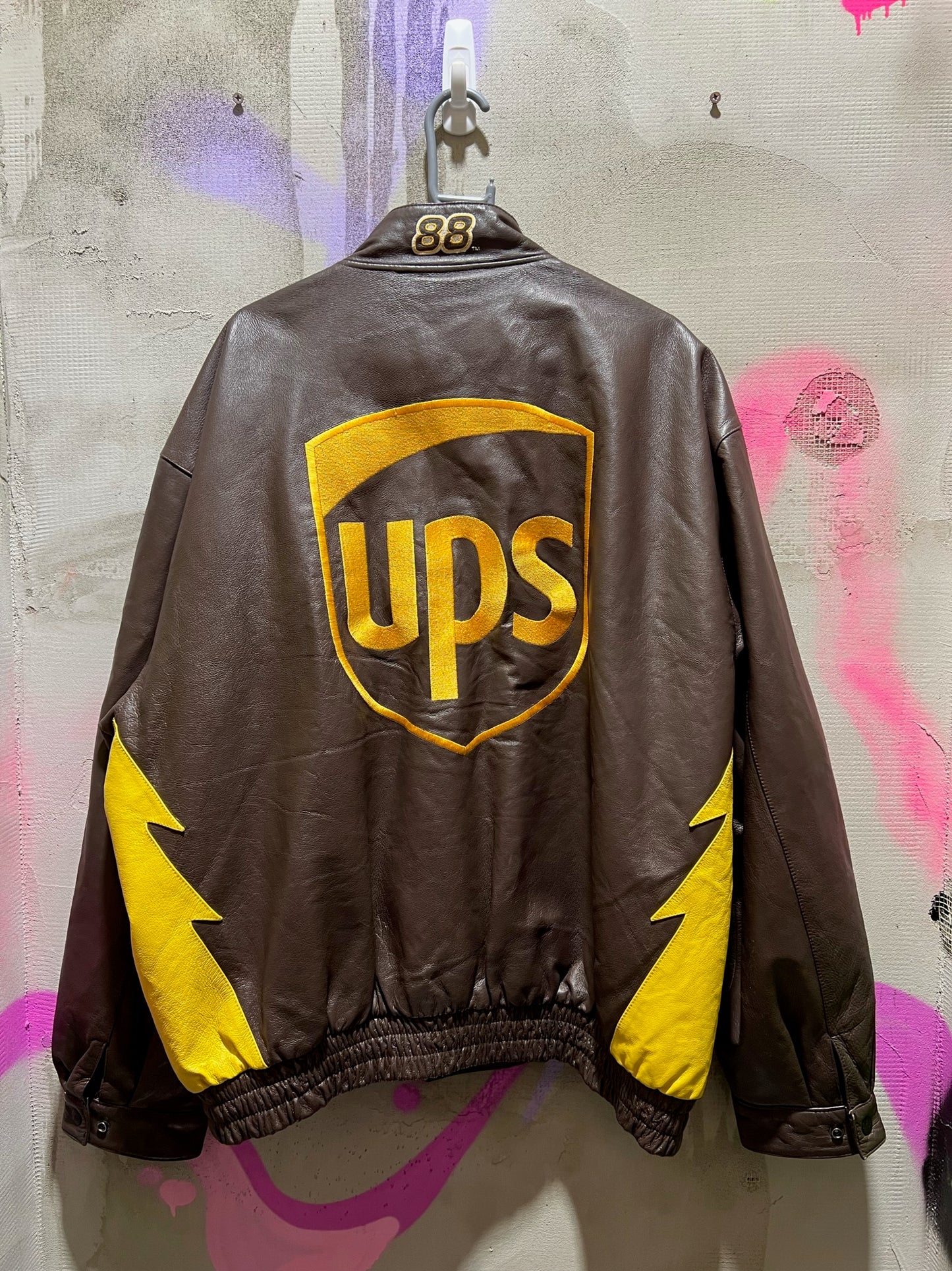 RETRO UPS RACE JACKET