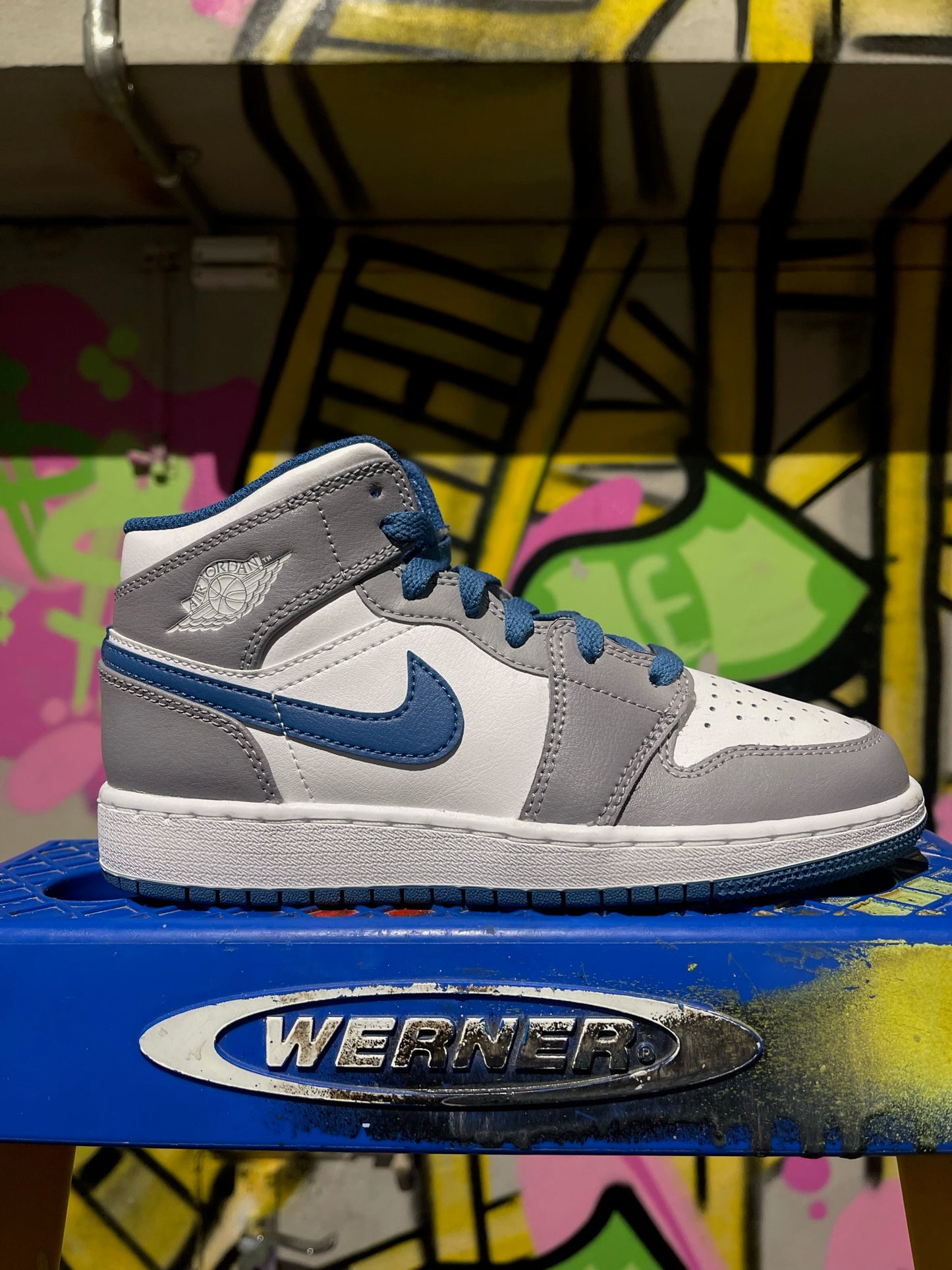 AIR JORDAN 1 MID GS TRUE BLUE CEMENT