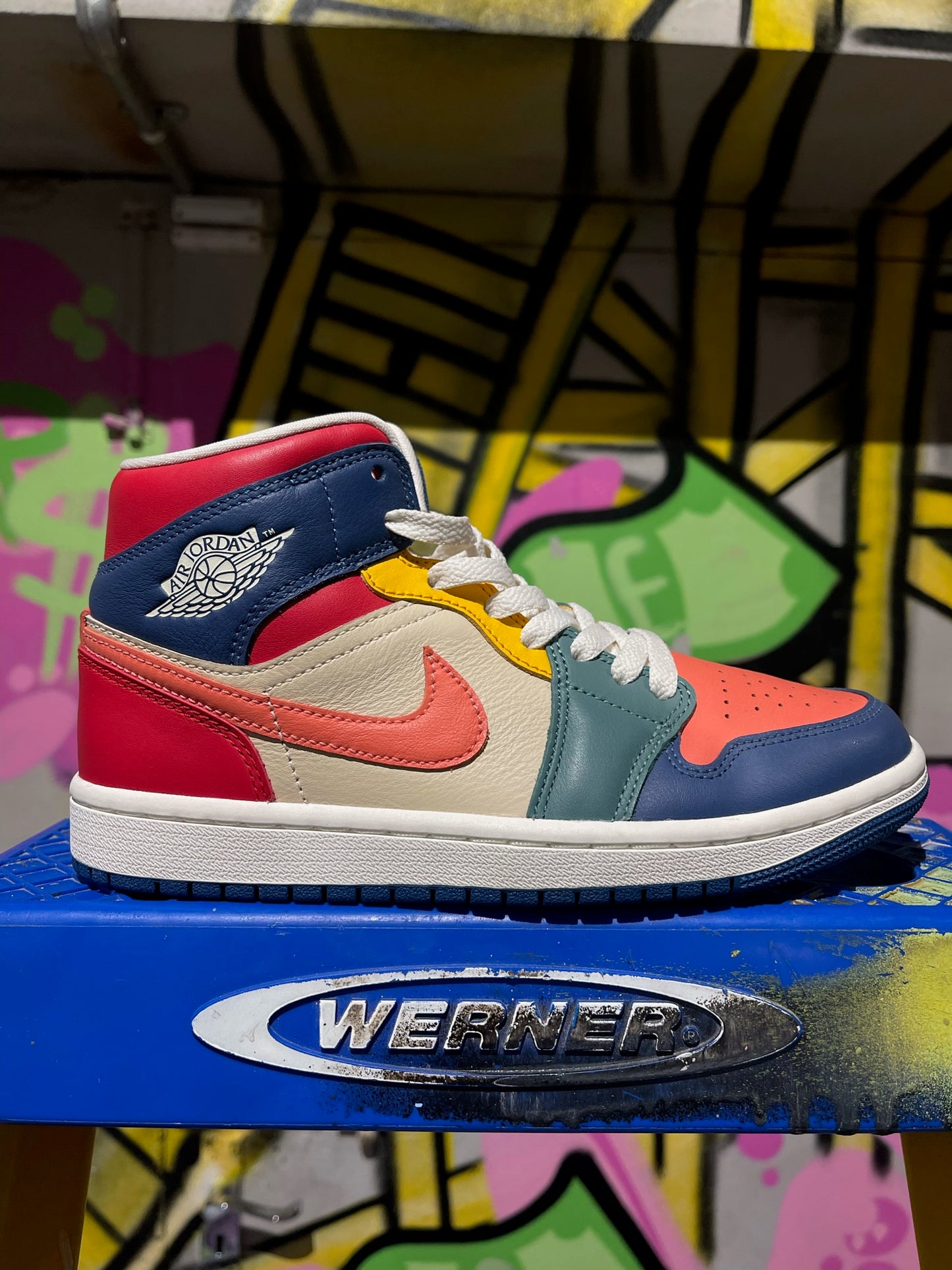 AIR JORDAN 1 MID SE WMNS MULTI COLOUR