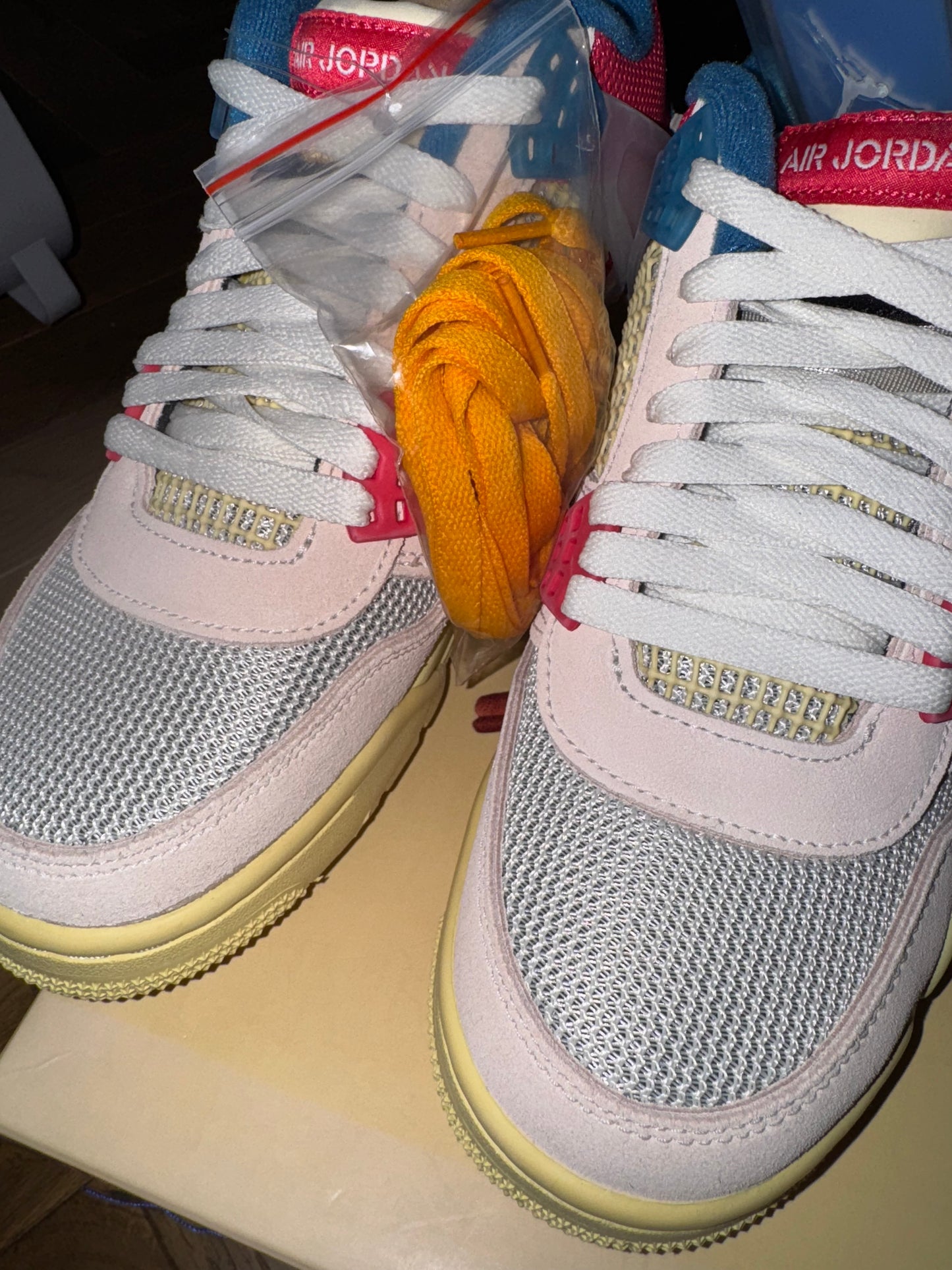 AIR JORDAN 4 UNION GUAVA