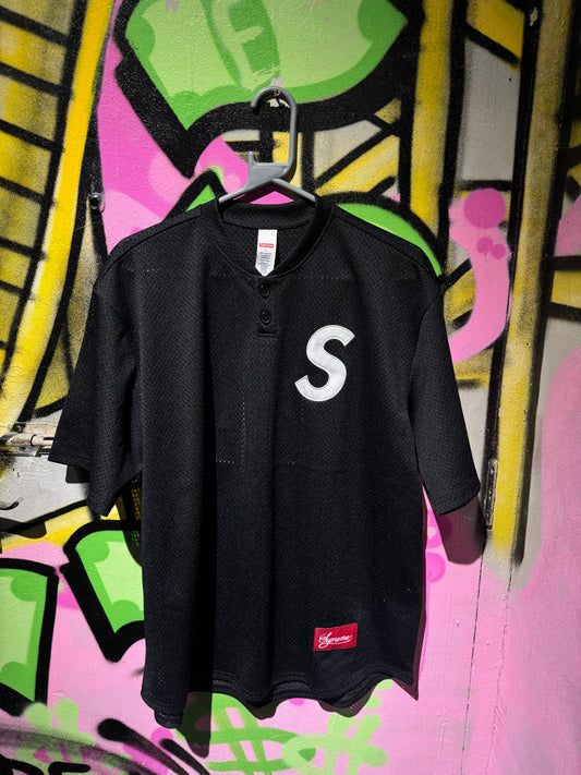 SUPREME VARSITY