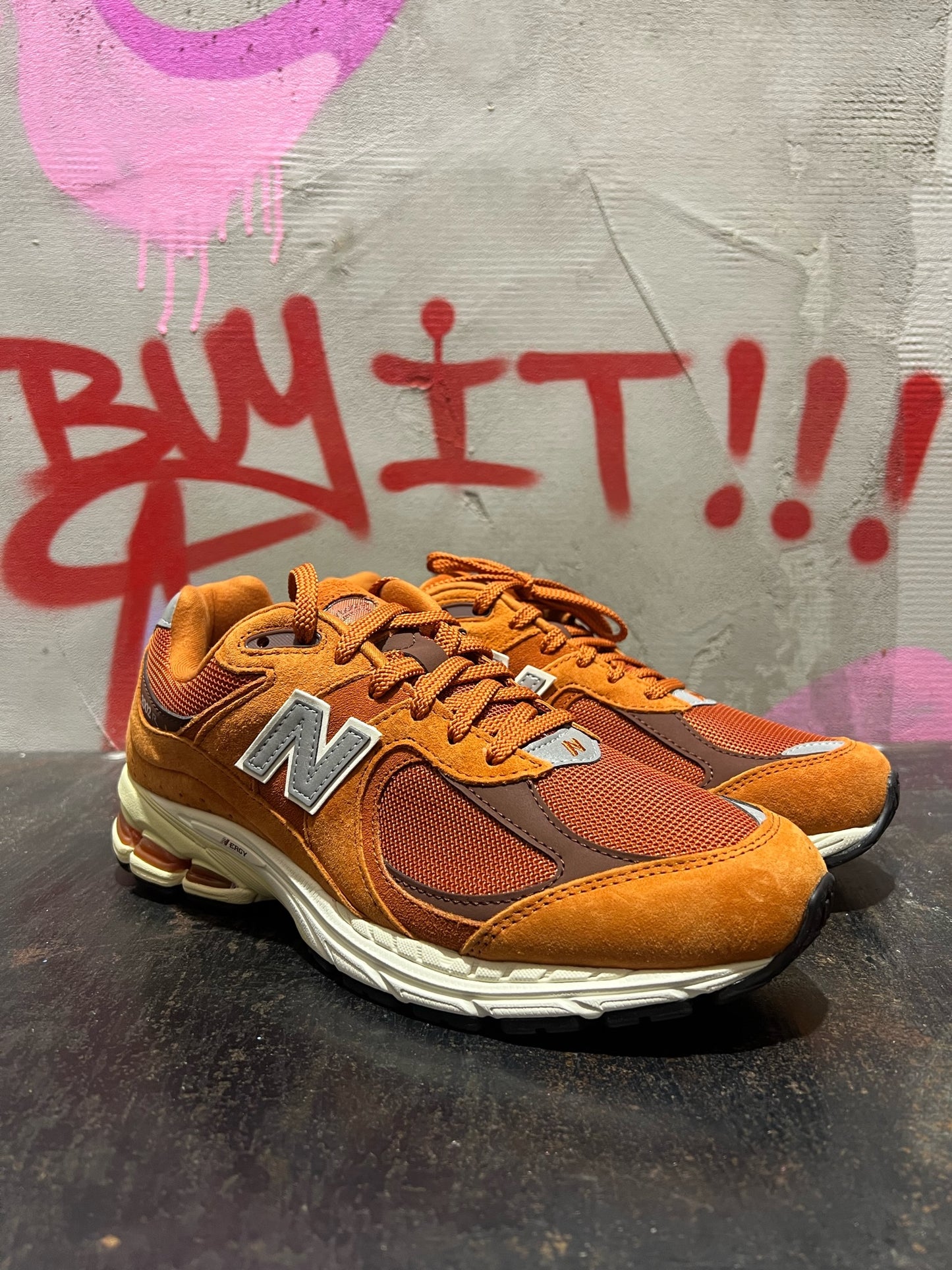 NEW BALANCE 2002R ORANGE