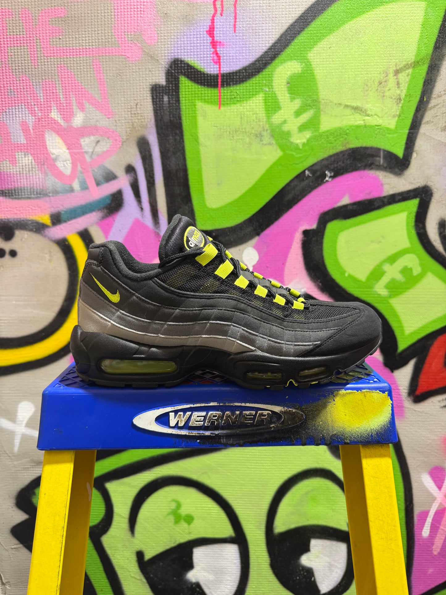 NIKE AIR MAX 95 REVERSE NEON