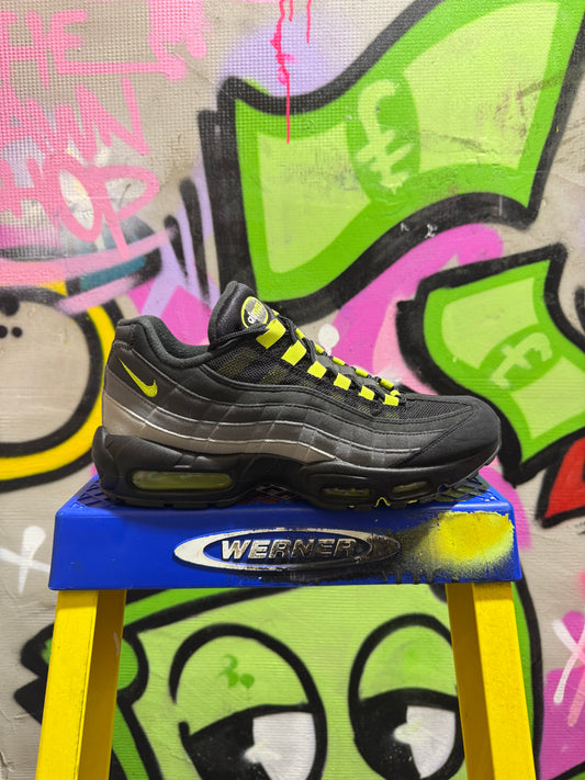 NIKE AIR MAX 95 REVERSE NEON
