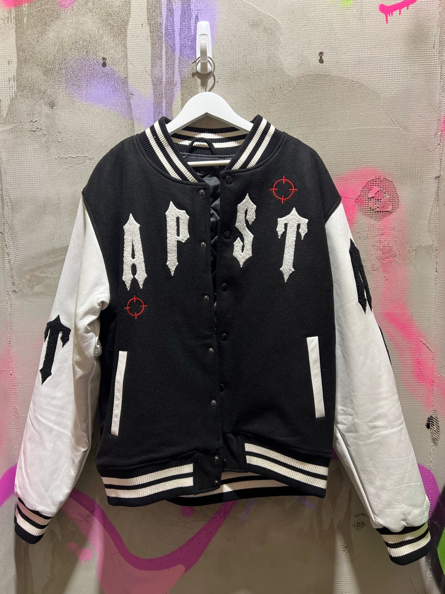 TRAPSTAR VARSITY JACKET BLACK WHITE