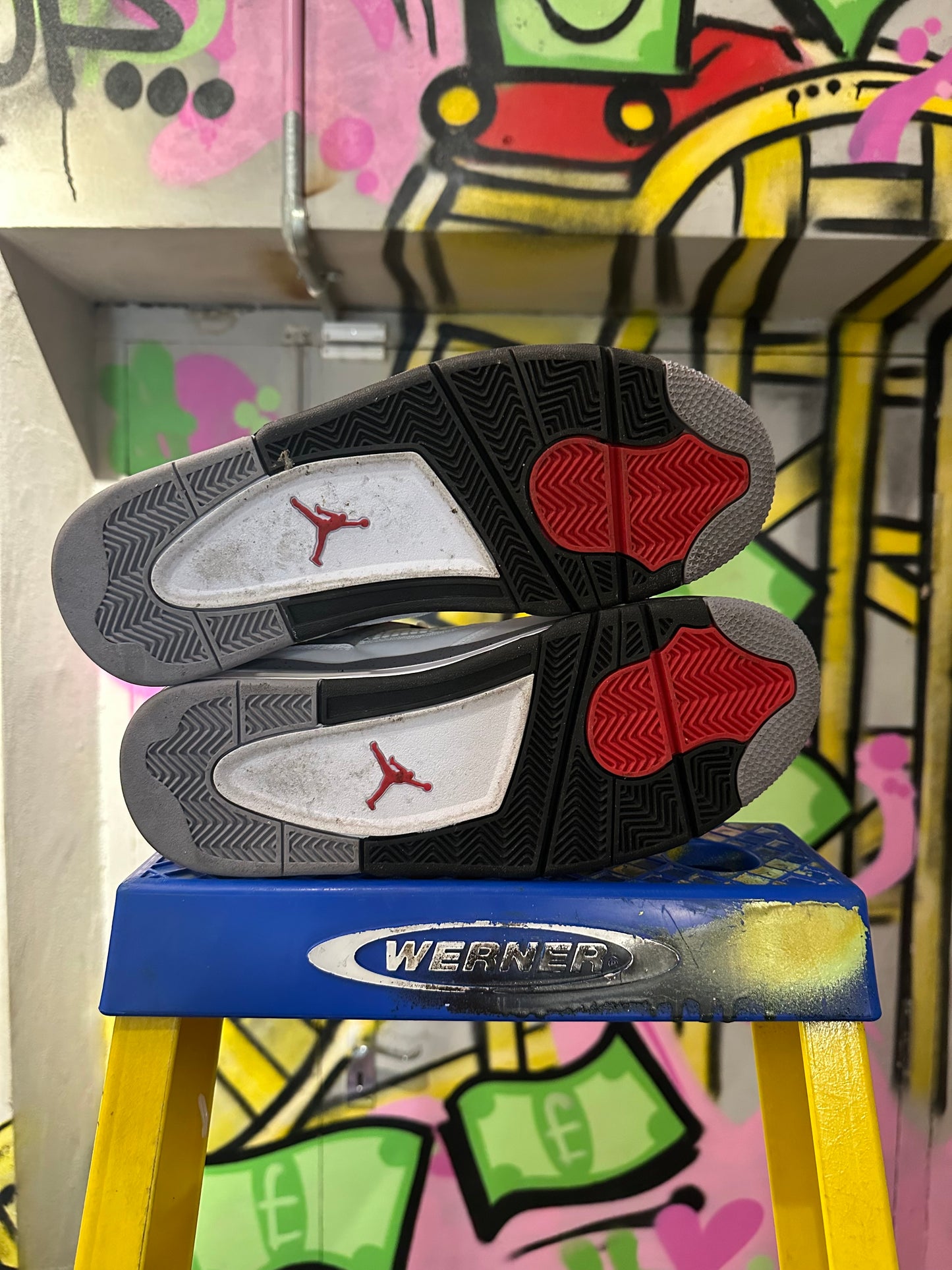 AIR JORDAN 4 CEMENT