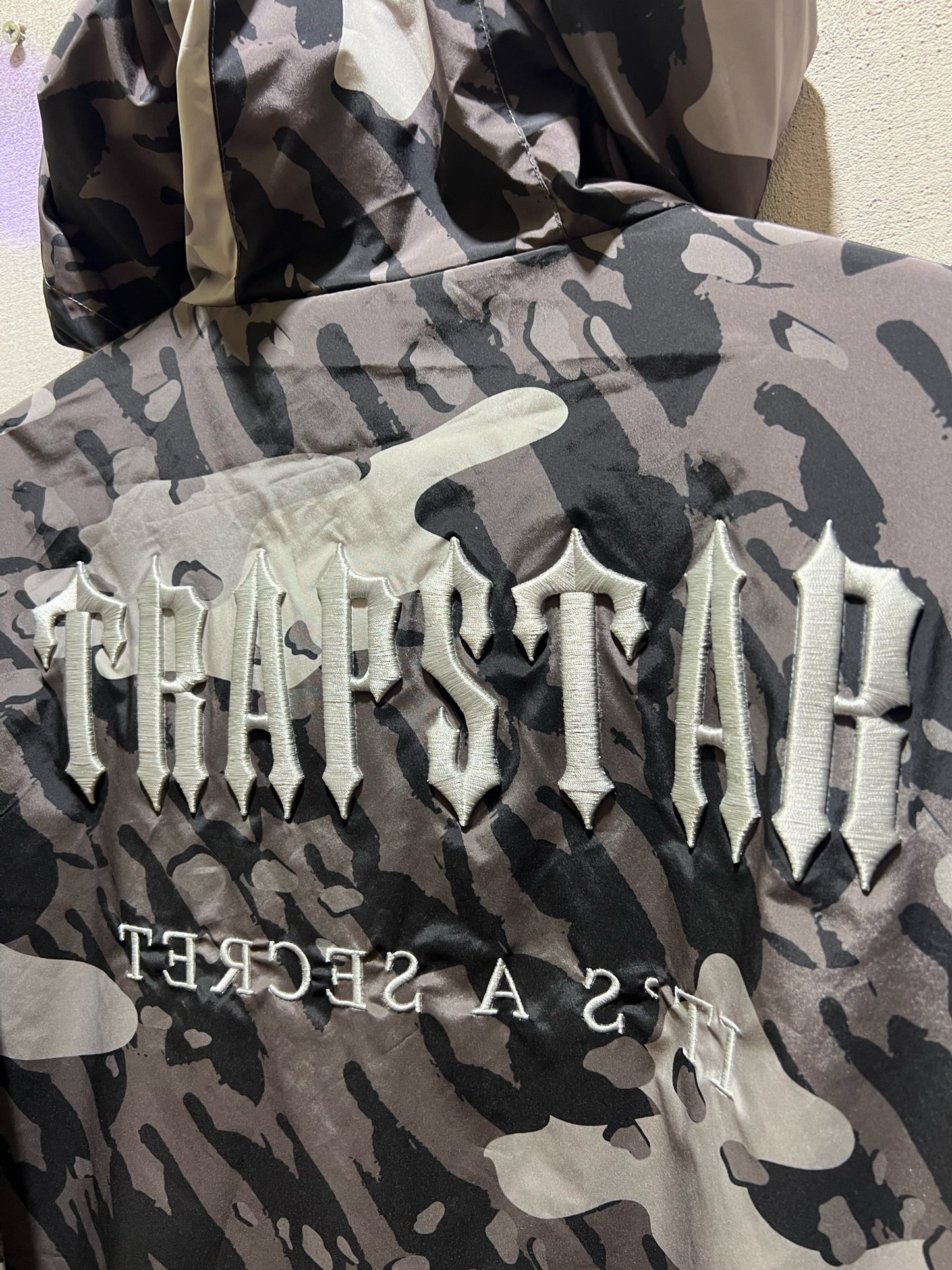 TRAPSTAR BLACK GREY CAMO WINDBREAKER