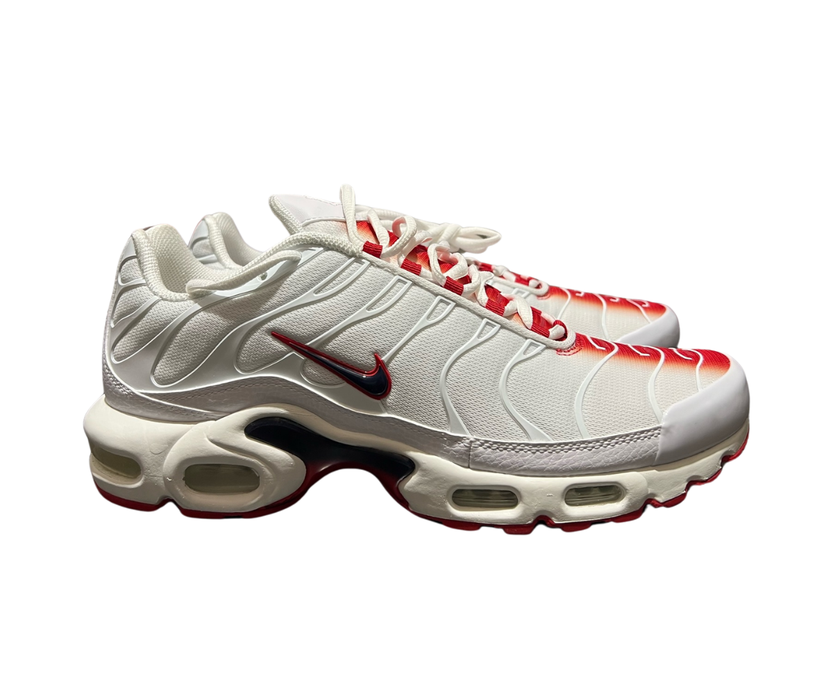 NIKE AIR MAX PLUS WHITE RED