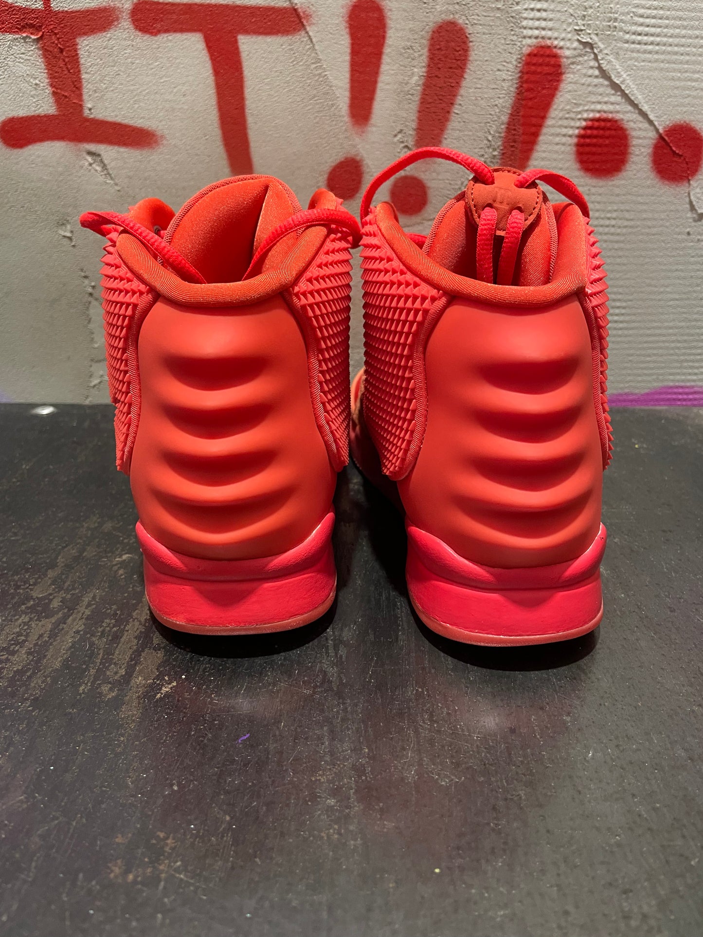 YEEZY X NIKE 'RED OCTOBER' (NO BOX)
